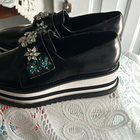 Zara Platform jeweled Embellished Derby Shoes. - Picture 2 of 8